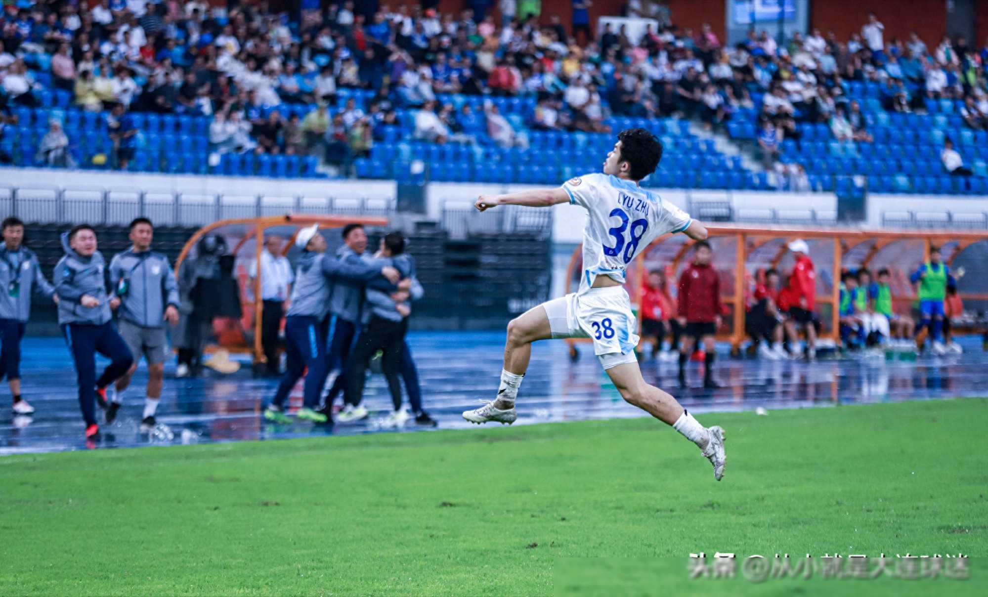 大连人客场大胜，联赛前十踪影现的简单介绍