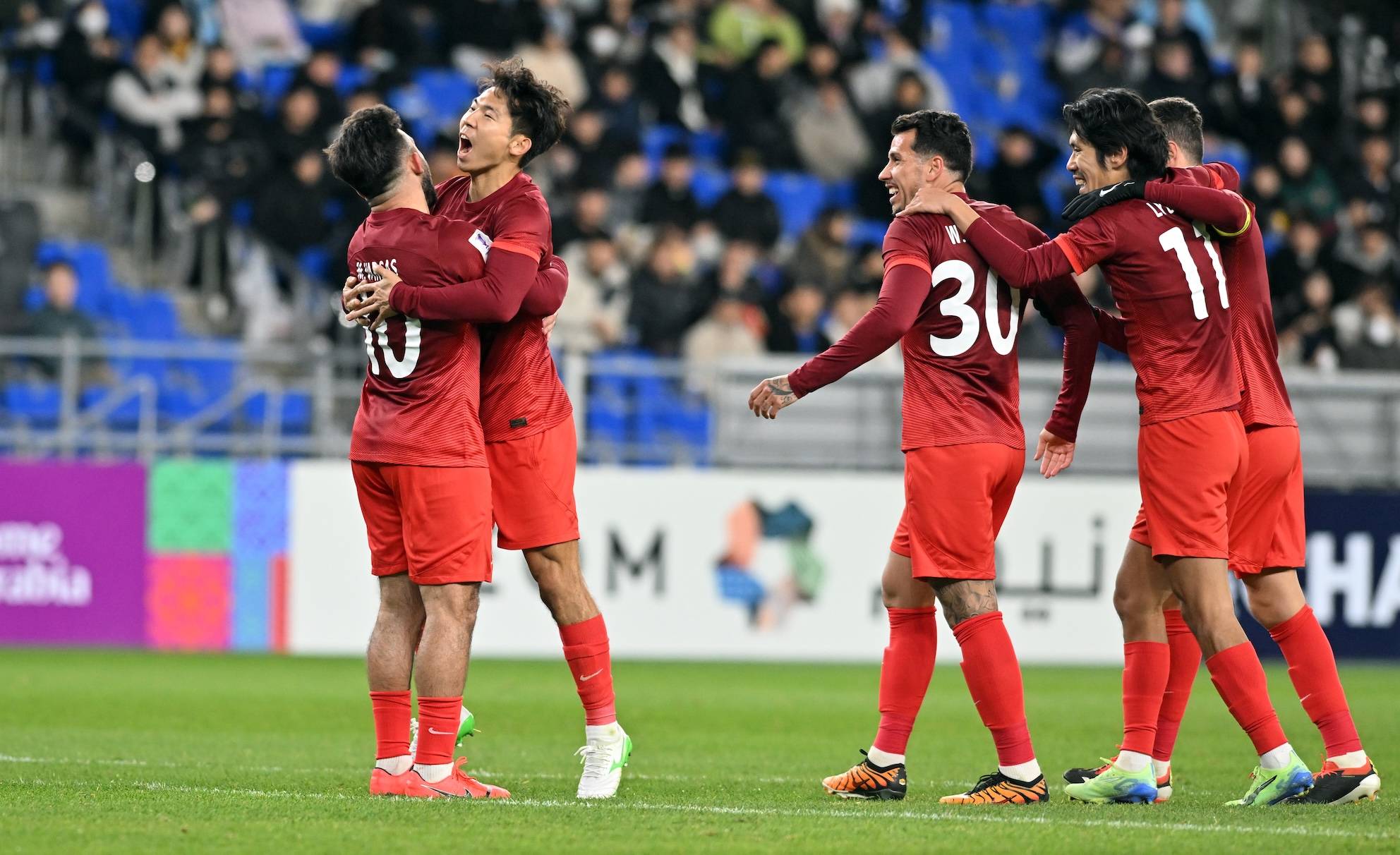 包含上海上港挑战重庆力帆，客场夺取关键三分的词条