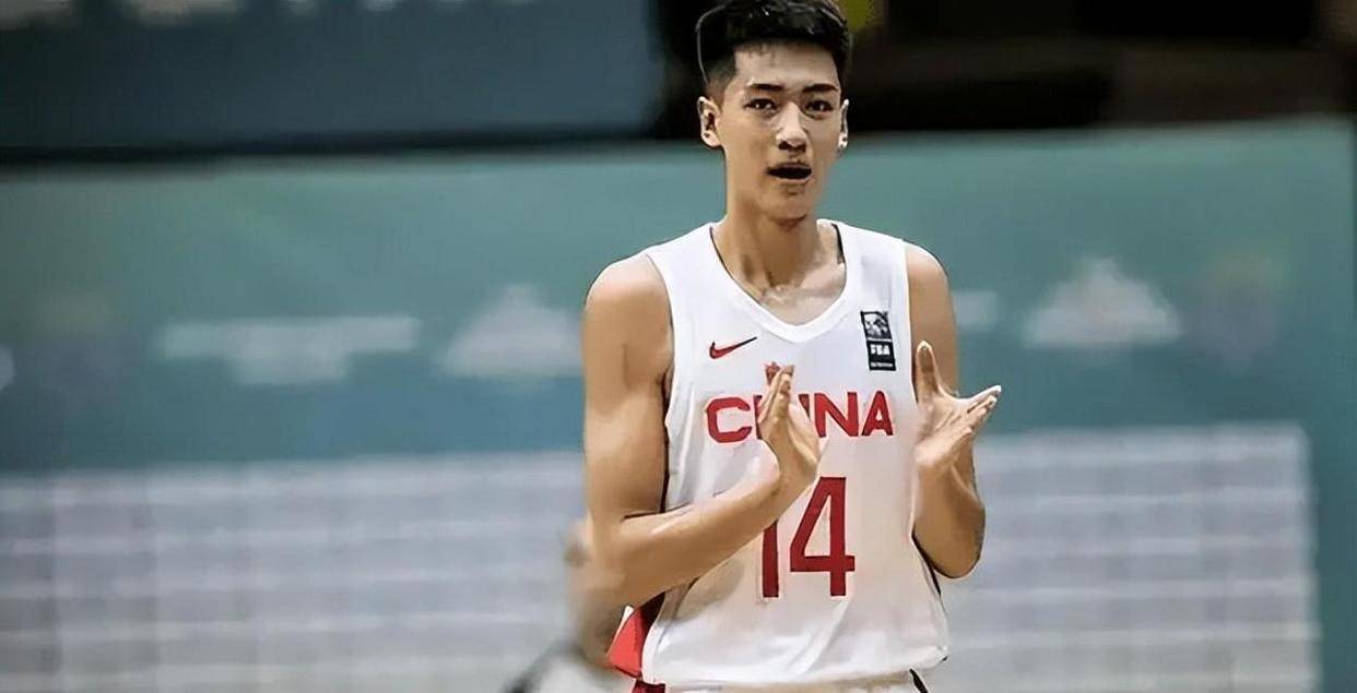 浓眉哥官方公布新规，西亚卡姆引发争议，爆发新星球迷热议！的简单介绍