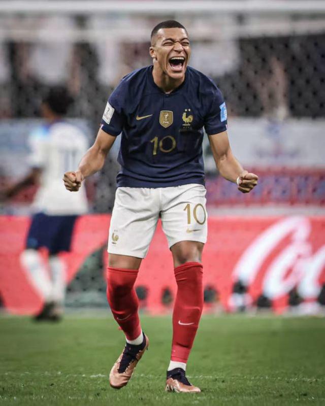 姆巴佩迎来五赛季高光表现，法国队球迷沸腾！的简单介绍