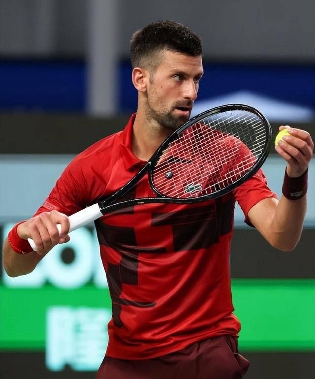 德约科维奇重返赛场，大比分获胜首场状态出色，美国队观众沸腾！的简单介绍