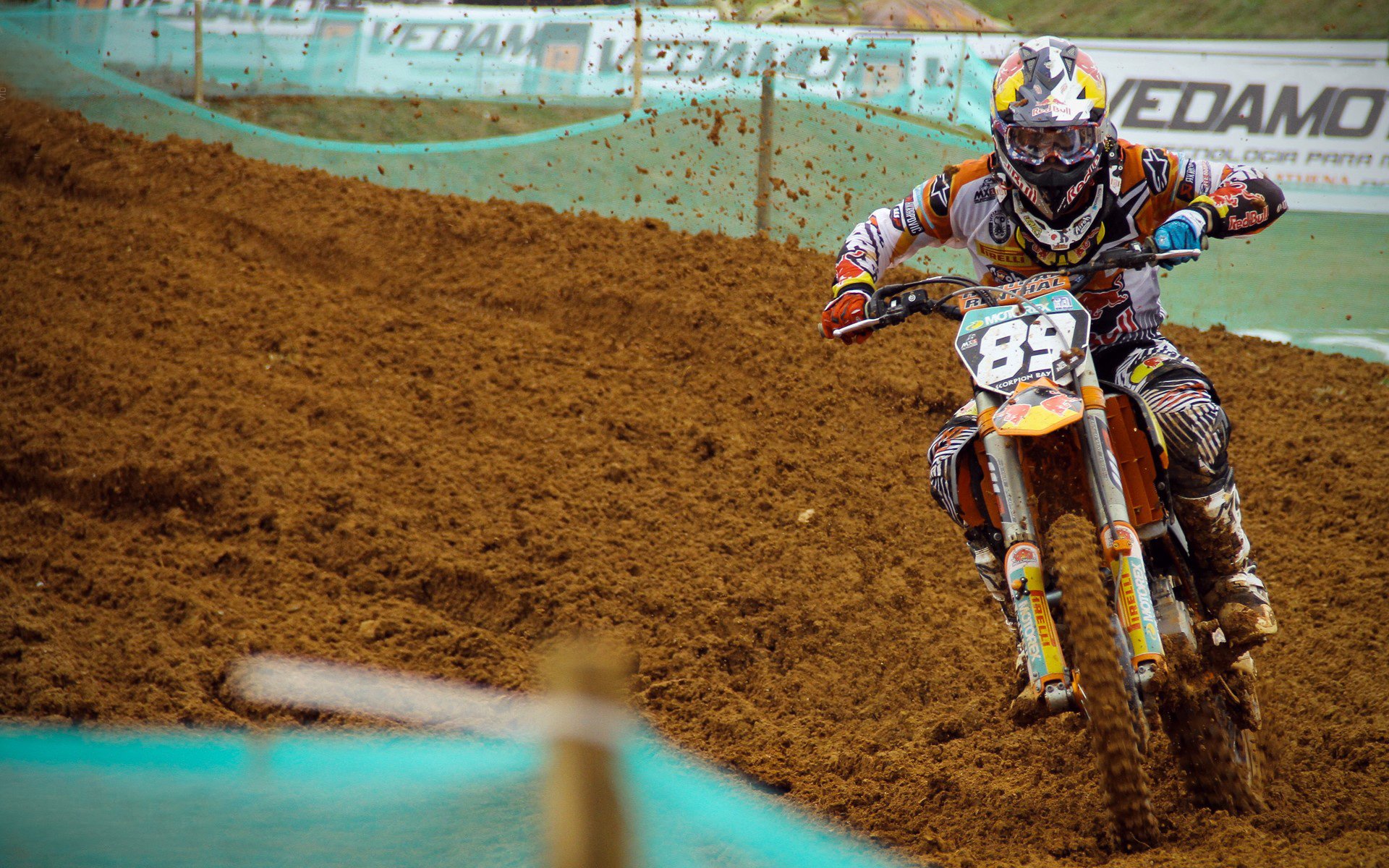 Faker重返赛场，最后时刻胜出首场状态出色，皇家马德里观众沸腾！